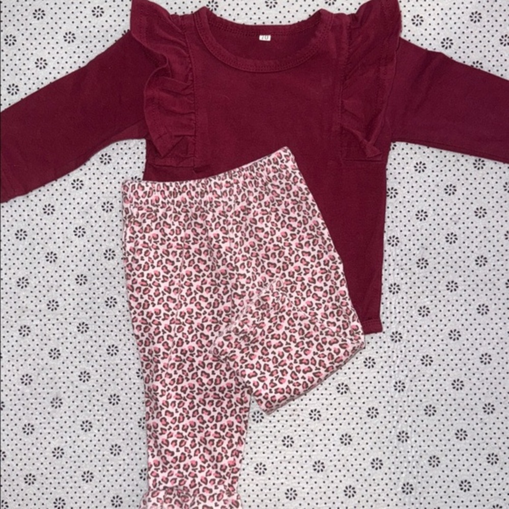 🛍CUTE  LITTLE GIRLS OUTFIT SIZE 0-3 MONTHS 🛍